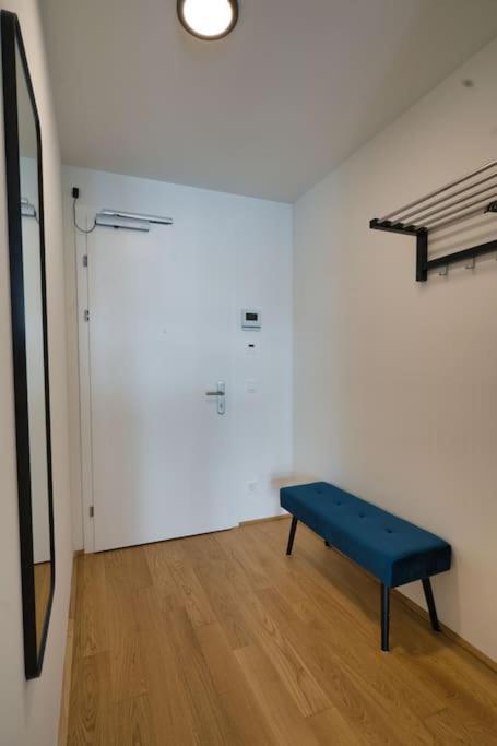 Modern Apartment Near Stadtpark Vienna Exterior photo