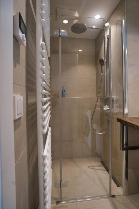 Modern Apartment Near Stadtpark Vienna Exterior photo